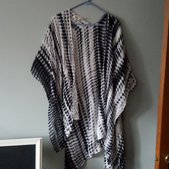 Michael Stars Ruana Scarf - Picture 2 of 3